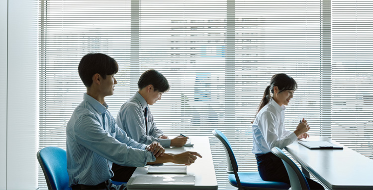 仕事をしる