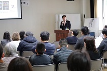 鷲尾理事長　母校横須賀高で講演