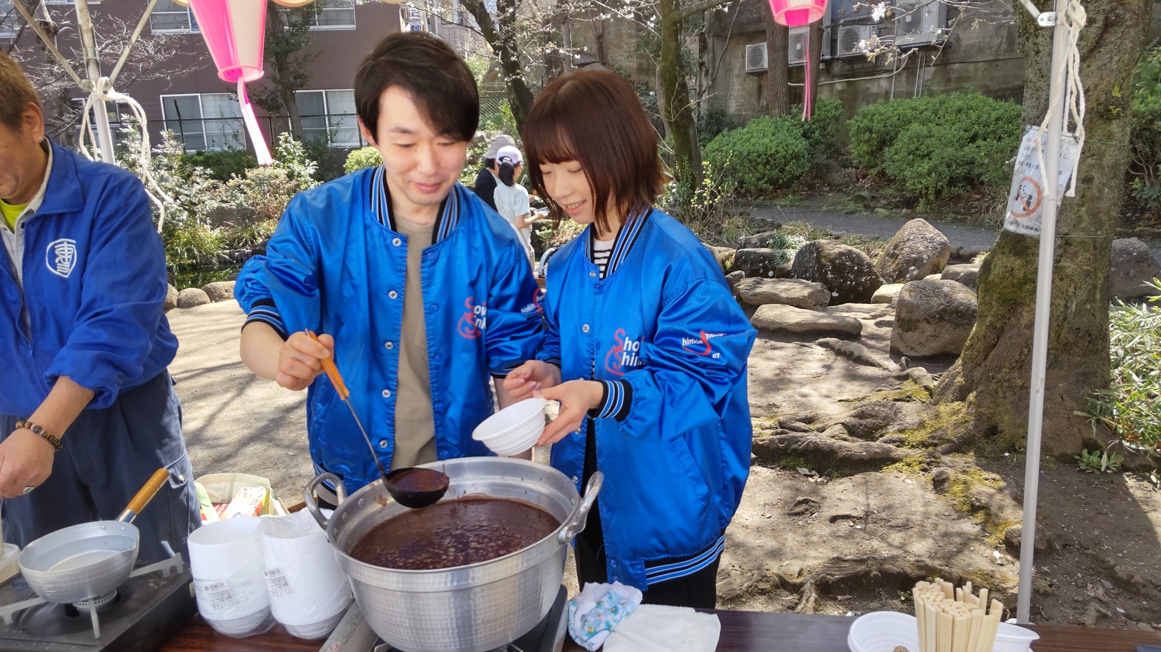 池尻大橋駅前商店会主催「桜まつり」