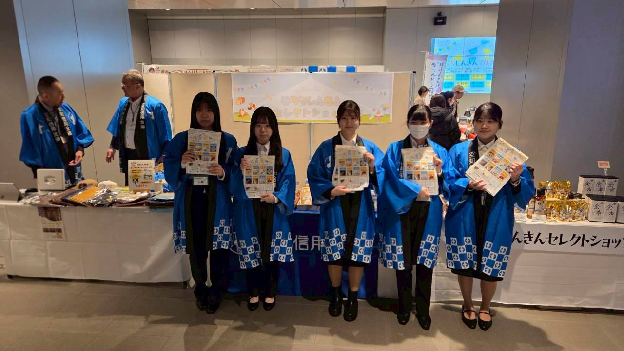 地域(マチ)のステキが大集合 そらちしんきんマルシェin チ・カ・ホの様子