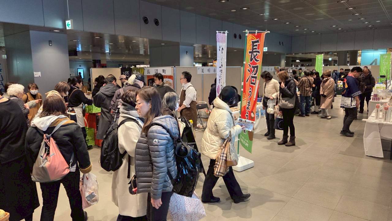 地域(マチ)のステキが大集合 そらちしんきんマルシェin チ・カ・ホの様子
