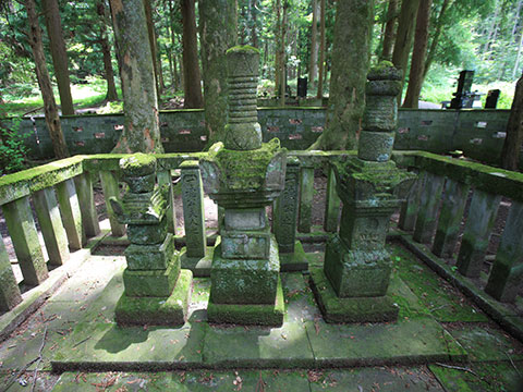 画像：長谷寺　真田幸隆・昌幸の墓